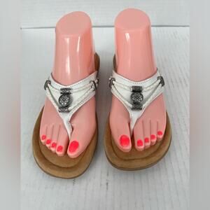 Minnetonka Women's White Leather Suede Silverthorne Thong Flip Flip Sandals Sz 8